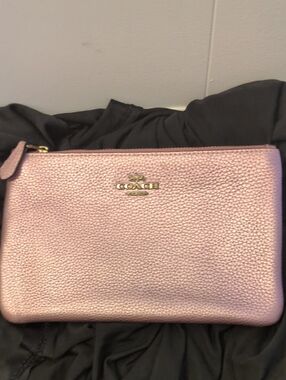 COACH Metallic Rose Pink Pebbled Leather Wristlet with Gold Logo